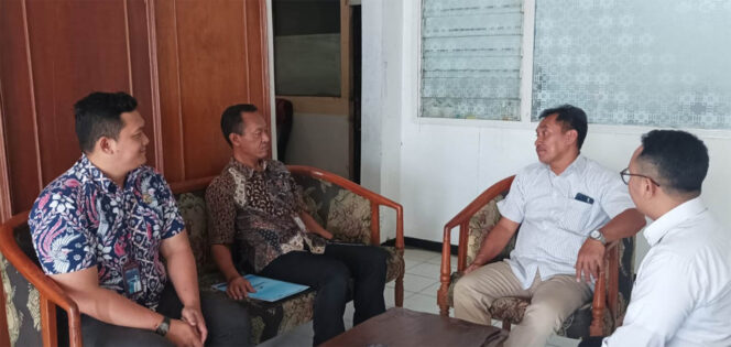 
					Jasa Raharja Jawa Barat Bersinergi dengan Jasa Raharja Putera Dalam Rangka Mensosialisasikan Produk Related Asuransi di Perum Damri Bandung