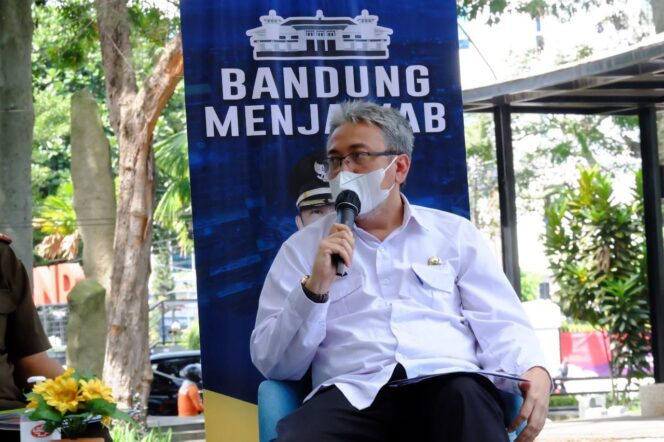 
					DLH Kota Bandung Atur Strategi Tangani Penumpukan Sampah di TPS