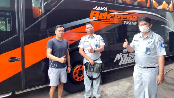 
					Jasa Raharja Jawa Barat Melaksanakan Door to Door dan CRM ke PO Jaya Adreena Trans