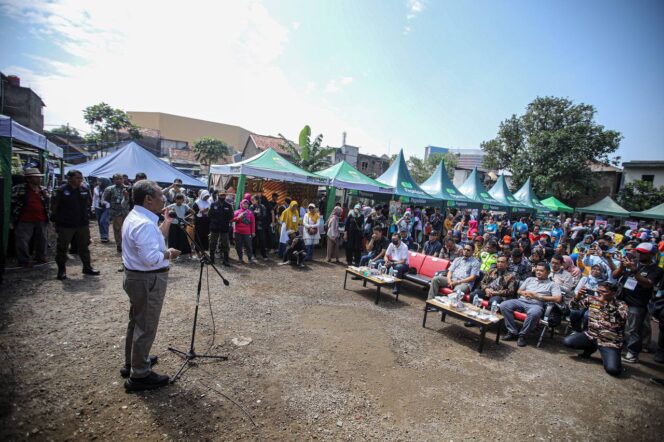 
					Wali Kota Yana saat ditemui di Gerobak Fair Kacamatan Batununggal, Sabtu 18 Maret 2023.