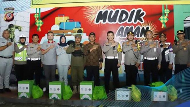 
					Jasa Raharja Cirebon Menyambut Kunjungan Menko PMK dan Direktur Operasional PT Jasa Raharja di Rest Area Tol Cipali Majalengka