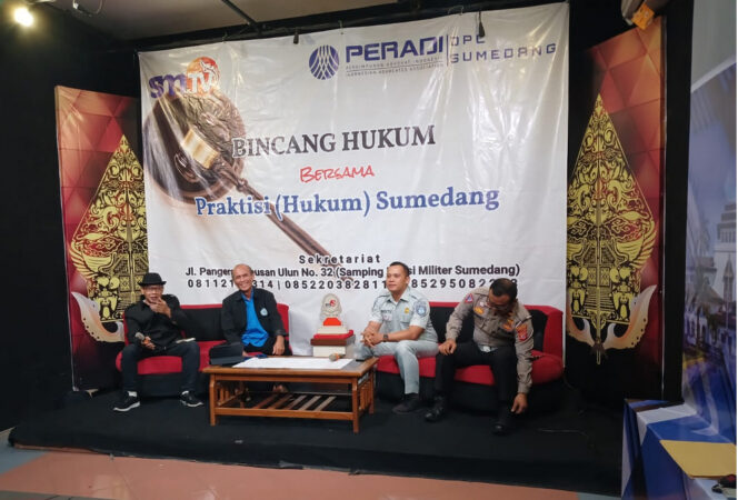 
					Jasa Raharja Jawa Barat  Bersama Dengan Tim Pembina Samsat  Kabupaten Sumedang Laksanakan Kegiatan Talkshow di Sumedang TV