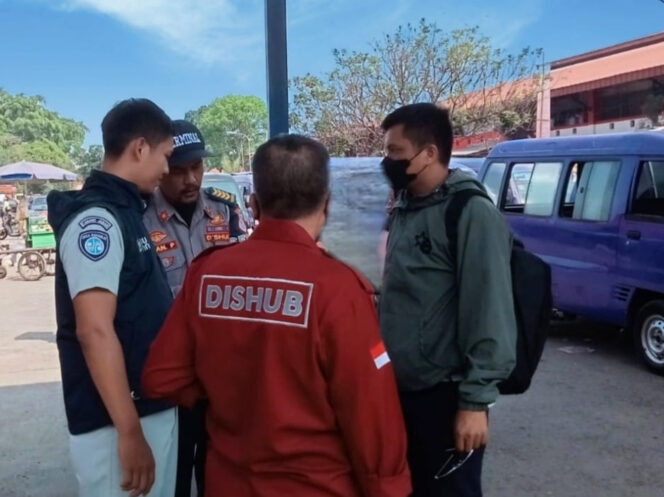 
					Jasa Raharja Jawa Barat Bersinergi Dengan Dinas Perhubungan Kota Cimahi Dalam Kegiatan Sosialisasi Bersama Pengemudi Angkutan Umum di Wilayah Cimahi