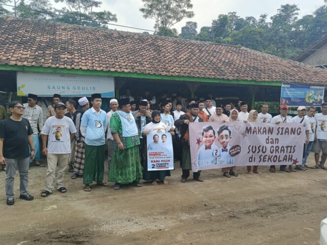 
					Sejumlah pimpinan pondok pesantren di KBB deklarasi mendukung Prabowo-Gibran beberapa waktu lalu