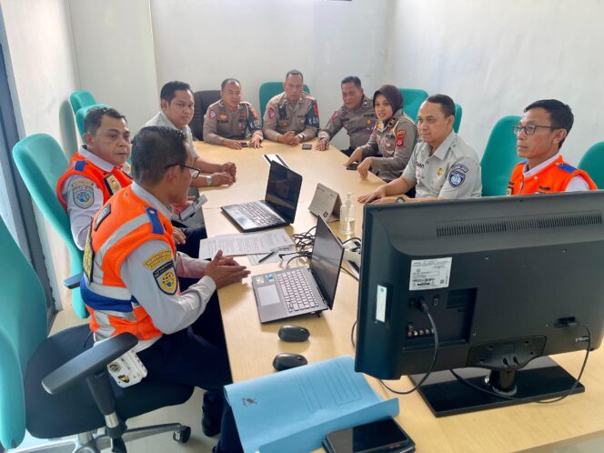 
					Pt Jasa Raharja Perwakilan Indramayu Mengadakan Rapat Koordinasi Fkll (Forum Komunikasi Lalu Lintas