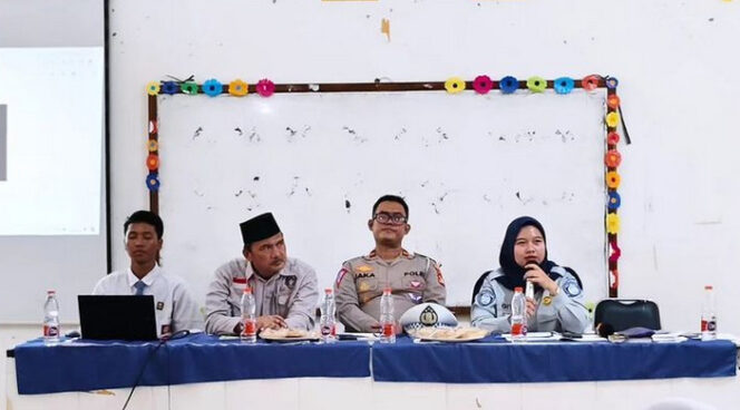 
					Jasa Raharja Bekasi Perkuat Program Pengajar Peduli Keselamatan Lalu Lintas di SMA Negeri 1 Setu Bekasi