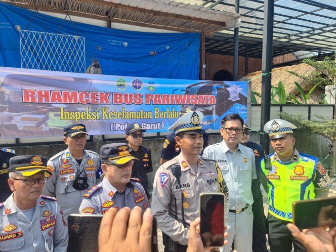 
					Pt Jasa Raharja Bersama Dinas Perhubungan Dan Satlantas Polres Garut Gelar Kegiatan Ramp Check Di Wilayah Kabupaten Garut