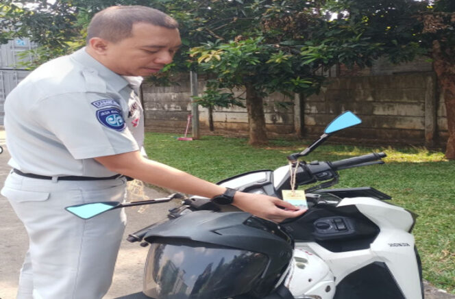 
					Jasa Raharja Purwakarta Melaksanakan Pembagian Hanging Tag Keselamatan