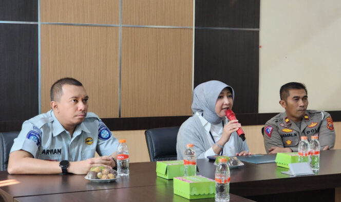 
					Samsat Rancaekek Melaksanakan Rapat Persiapan Kegiatan Pemeriksaan Pajak Kendaraan Bermotor Bulan Juni Tahun 2024