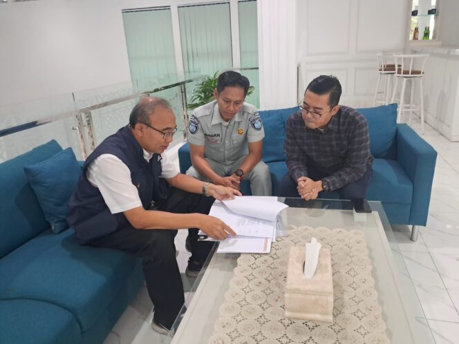 
					Operasi Khusus Bulan Sadar Pajak: Samsat Kota Cimahi Bersama Tim Jasaraharja Samsat Kota Cimahi