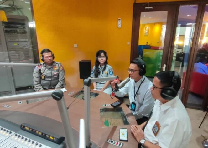 
					Ajak Masyarakat Kota Bandung Untuk Membayar PKB dan SWDKLLJ, Jasa Raharja Bandung Bersama P3D Wilayah Kota Bandung I Pajajaran Talk show di Radio Ardan 105, 9 FM