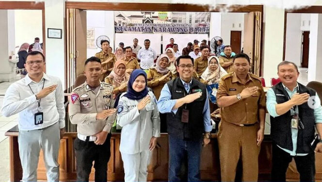 
					Jasa Raharja Turut Dalam Giat Tim Pembina Samsat Karawang Sosialisasi dan Edukasi Layanan Samsat di Kecamatan Karawang Barat