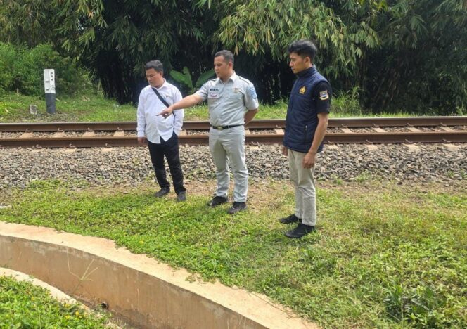 
					Jasa Raharja Cabang Utama Jawa Barat Lakukan Survey TKP Laka Perlintasan Kereta Api KM 136 Cikalong Wetan