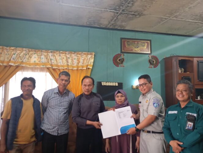 
					Jasa Raharja Secara Simbolis Serahkan Santunan Meninggal Dunia Tkp Punclut Kecamatan Lembang Bersama Bpkp