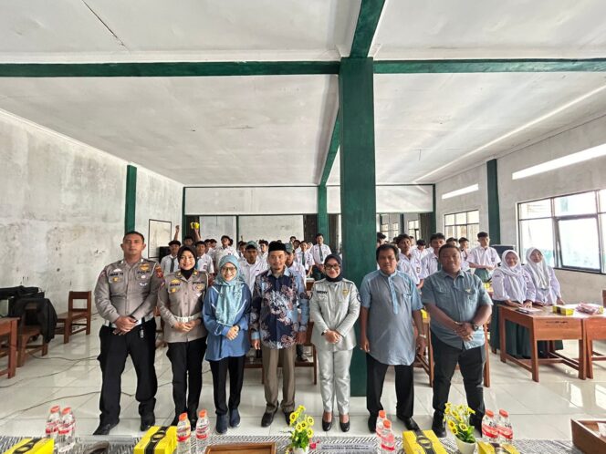 
					Tim Pembina Samsat Rancaekek Melaksanakan Program Sms-An ”Mantap Bro ”