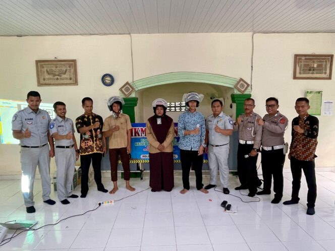 
					Jasa Raharja Indramayu Melangsungkan Kegiatan Sosialisasi PPKL di MAN 2 Indramayu