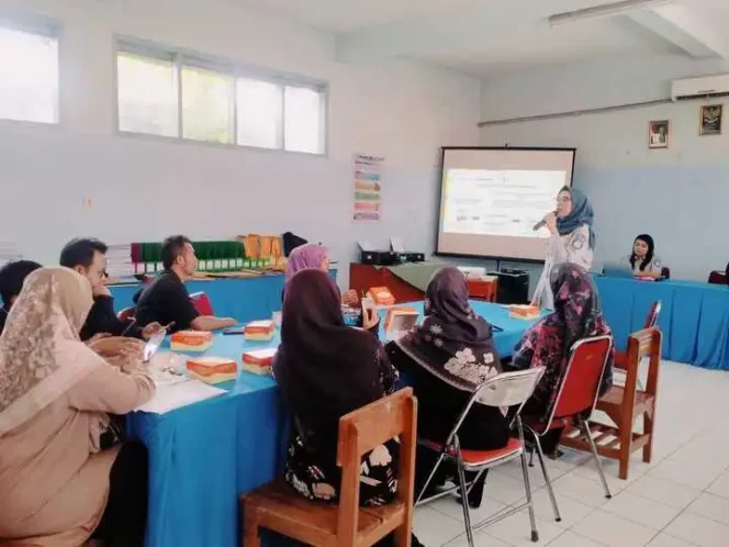 
					Jasa Raharja Jawa Barat Gelar PPKL dan Diseminasi Model Integrasi Pendidikan Lalu Lintas Untuk Para Pendidik di SMK Bandung Timur