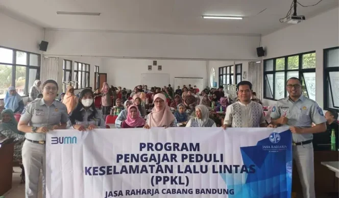 
					Pelaksanaan Program Pengajar Peduli Keselamatan Lalu Lintas (PPKL) Jasa Raharja Bandung di SMKN 8 Kota Bandung