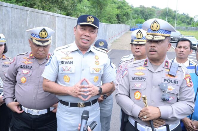 
					Korlantas POLRI dan PT Jasa Raharja Survey Jalur Tol Trans Jawa, Pastikan Kelancaran Arus Mudik dan Balik Idul Fitri 2025