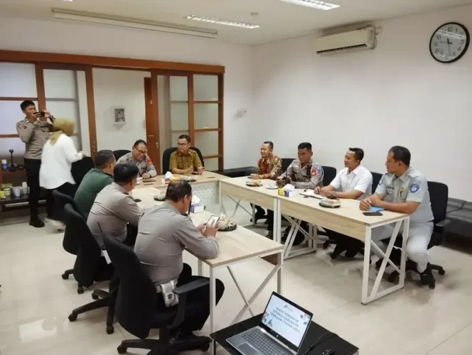 
					Jasa Raharja Bandung Terlibat dalam Rapat Persiapan Operasi Pemeriksaan Pajak Kendaraan Bermotor di Wilayah Kota Bandung