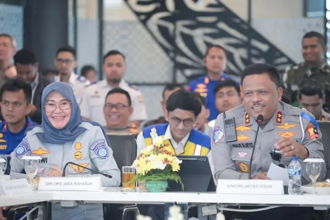 
					PT Jasa Raharja Bersama Korlantas POLRI dan Stakeholder Lainnya Tinjau Kesiapan Pelabuhan Bakauheni-Merak untuk Operasi Ketupat 2025