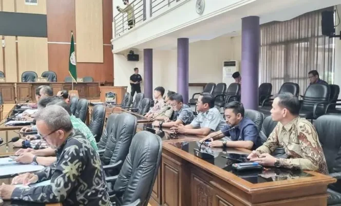 
					Jasa Raharja Bersama Dinas Pariwisata, Dinas PUPR, dan Forum Peduli Panjalu Hadiri Dengar Pendapat DPRD Ciamis Terkait Situ Lengkong Panjalu