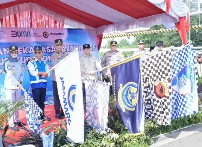 
					Pemberlakuan Skema One Way di KM 71 Tol Cikampek Utama Resmi Dimulai, PT Jasa Raharja Himbau Para Pemudik Mematuhi Instruksi yang Berlaku