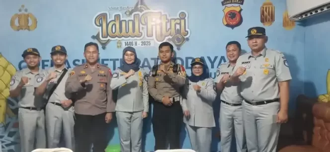 
					Kunjungan Direktur Operasional Jasa Raharja ke Pos Pelayanan Terpadu Kadungora, Kabupaten Garut