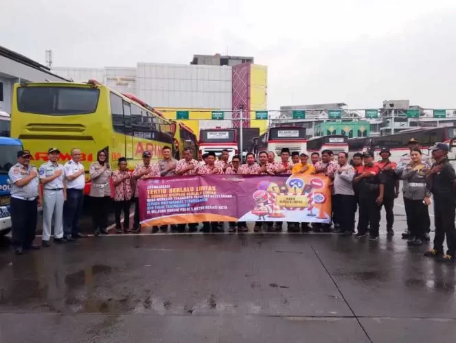 
					Jasa Raharja Bekasi, Satlantas Polres Metro Bekasi Kota, Dan Dishub Kota Bekasi Sosialisasi Berlalu Lintas Yang Berkeselamatan