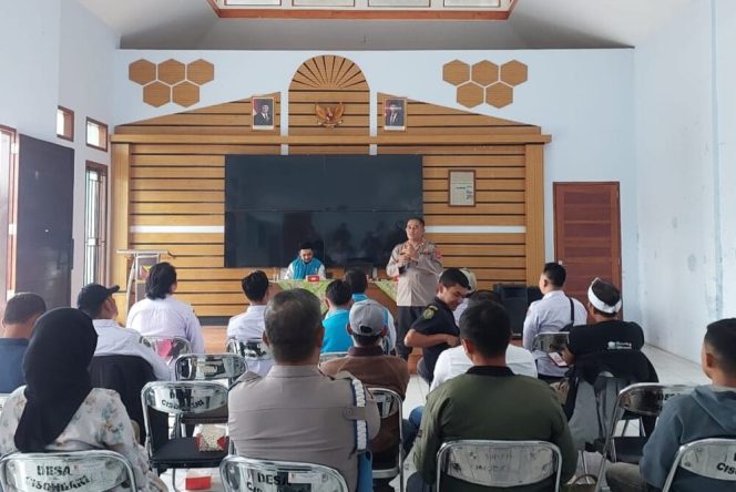 
					Masyarakat dan Pemuda Kec. Pasirjambu Kab. Bandung melakukan gerakan anti radikalisme