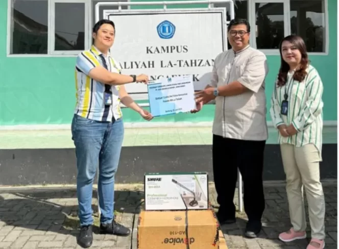 
					Perkuat Sistem Informasi dan Edukasi Keselamatan di Lingkungan Sekolah Jasa Raharja Salurkan Bantuan TJSL Voice Announcer ke MA La Tahzan Rancaekek