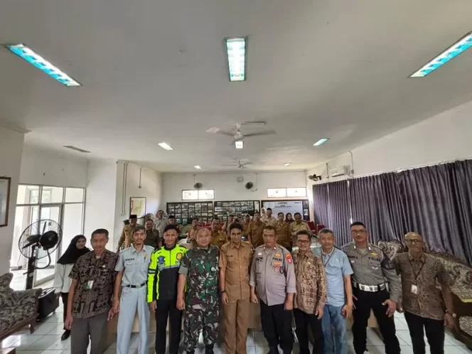 
					Jasa Raharja Karawang Sampaikan Peran Penting SWDKLLJ Dalam Sosialisasi Opsen PKB Dan BBNKB Di Kantor Kecamatan Rawamerta