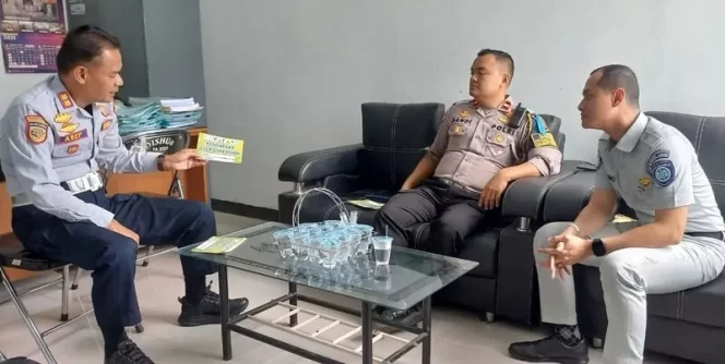
					Jasa Raharja Cabang Sukabumi Melakukan Sinergitas Rapat FKLLAJ Kegiatan Pencegahan Kecelakaan Lalu Lintas dan Pengamanan Bersama di Wilayah Kabupaten Sukabumi