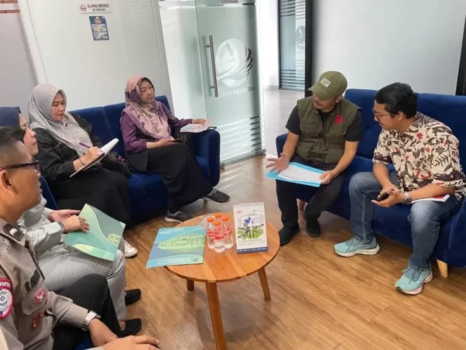 
					Perkuat Hubungan Dengan Perusahaan Swasta, Jasa Raharja Bandung Bersama Tim Pembina Samsat Kawaluyaan Gelar Operasi Khusus Samsat