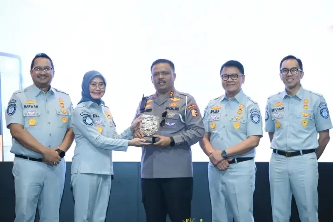 
					Jasa Raharja dan Korlantas Polri Perkuat Sinergisitas melalui Perjanjian Kerja Sama