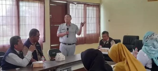 
					Dukung Tertib Administrasi, Jasa Raharja Karawang Edukasi Kesamsatan Di Kantor Kecamatan Cilamaya Kulon