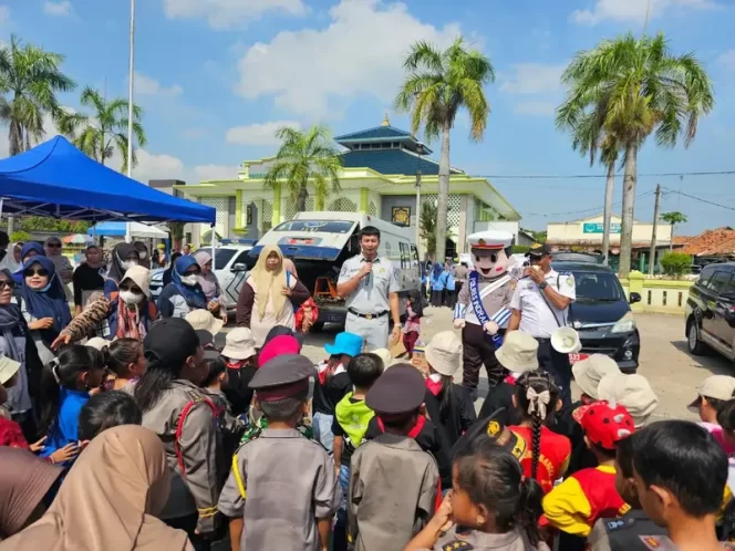 
					PT Jasa Raharja Cabang Indramayu Kampanyekan Keselamatan Lalu Lintas kepada Orang Tua Siswa dalam SALUD (Sadar Lalu Lintas Usia Dini)