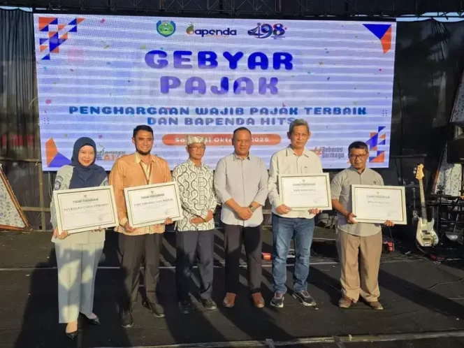 
					PT Jasa Raharja Cabang Indramayu Raih Penghargaan dari Bupati Indramayu