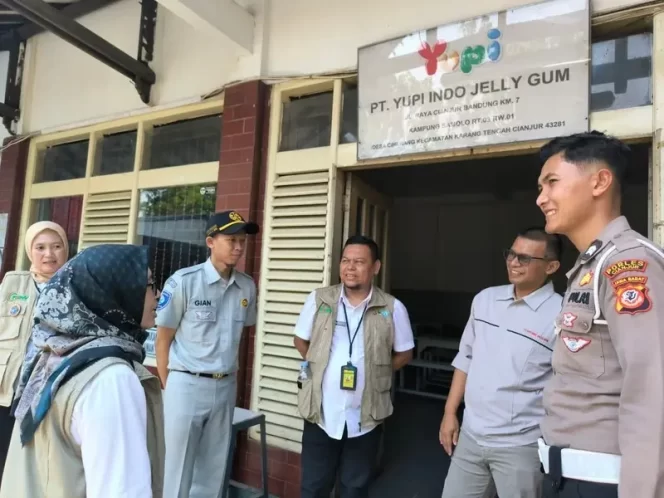 
					Jasa Raharja Sukabumi Gelar Operasi Khusus Pajak Kendaraan di Perusahaan Wilayah Cianjur