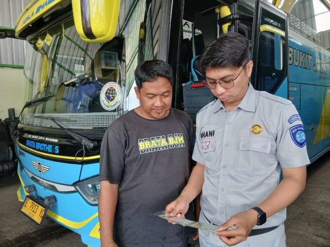 
					Pastikan Keselamatan Angkutan Nataru, Jasa Raharja Cabang Cirebon Gelar Forum Lalu Lintas dan Angkutan Jalan (FLLAJ) dan Ramp Check di Kab Kuningan