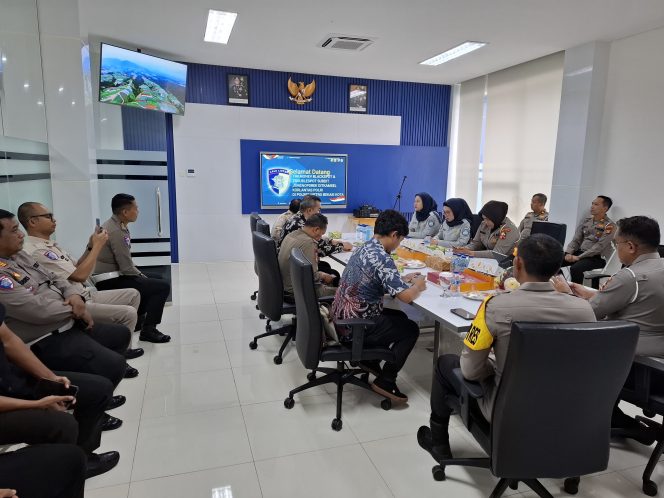 
					Jasa Raharja dan Polres Metro Bekasi Kota Bersinergi Evaluasi Troublespot dan Blackspot Laka Lantas