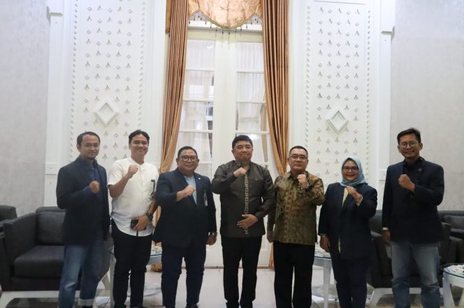 
					PT Jasa Raharja, P3D Wilayah Garut dan Dishub Kabupaten Garut Laksanakan Audiensi dengan Bupati Garut