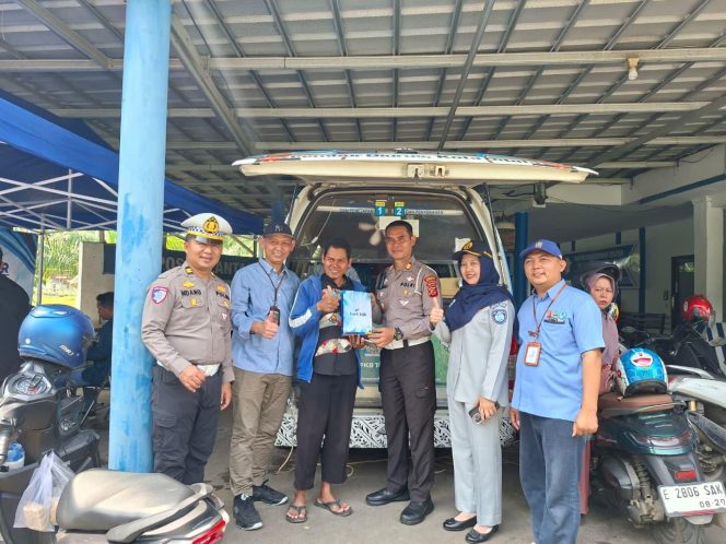 
					Jasa Raharja Cabang Indramayu Berkolaborasi dengan Instansi Terkait Gelar Operasi Gabungan untuk Tekan Angka Kecelakaan dan Edukasi Pajak Kendaraan Bermotor