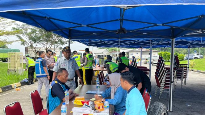
					Tingkatkan Keselamatan di Tol Cipularang, Jasa Raharja Purwakarta Bersama Jasa Marga dan PJR Gelar Pemeriksaan Kesehatan Gratis bagi Pengemudi Angkutan Barang