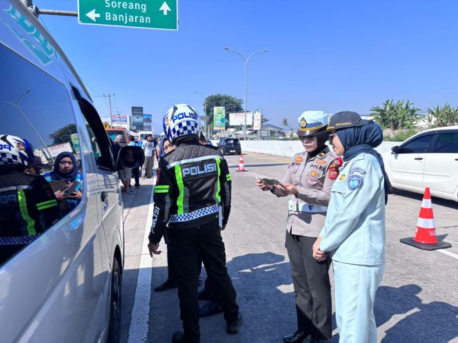 
					Ramp Check di Exit Tol Soreang, Jasa Raharja Turut Perkuat Sinergi Pemeriksaan Kelayakan Kendaraan