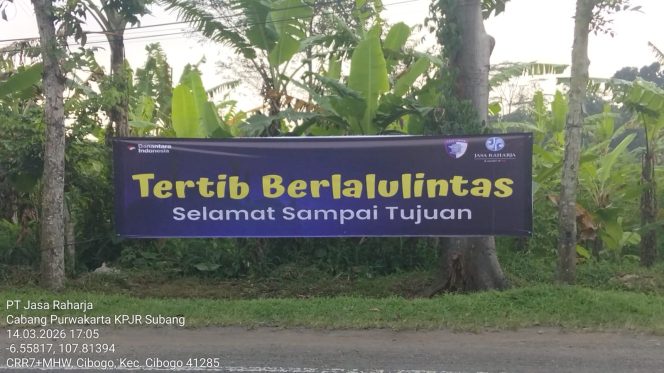 
					Tekan Angka Kecelakaan, Jasa Raharja Purwakarta Pasang Spanduk Himbauan di Titik Rawan Laka