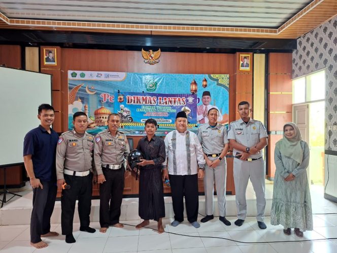 
					Jasa Raharja Cabang Indramayu Berkolaborasi dengan Polsek Karangampel Melalui Tenaga Pengajar Adakan Giat Pelajar Peduli Keselamatan Lalu Lintas (PPKL)