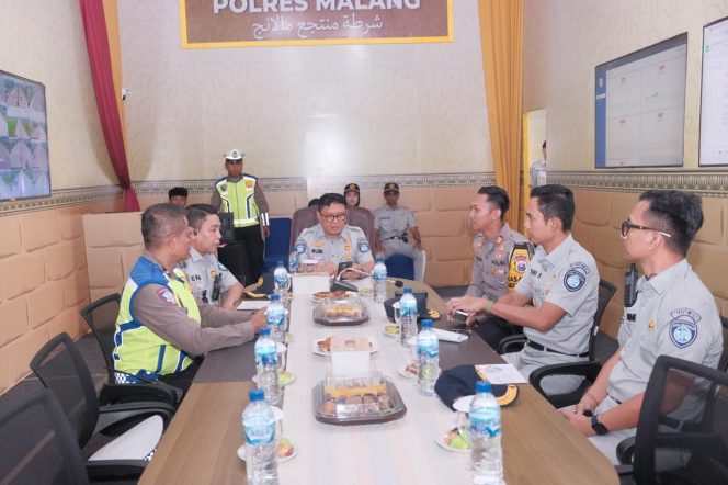 
					Jasa Raharja Pastikan Kesiapsiagaan Petugas di Jawa Timur lewat Peninjauan ke Pos Pelayanan Terpadu 