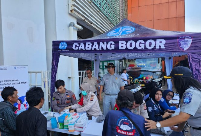 
					Jasa Raharja Bogor Turut Sukseskan Mudik Gratis dengan Pemeriksaan Kesehatan di Stadion Pakansari, Cibinong