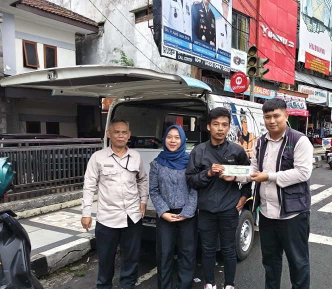 
					Tim Pembina Samsat Kota Sukabumi Gelar “Samsat Ngabuburit” di Lapangan Merdeka
